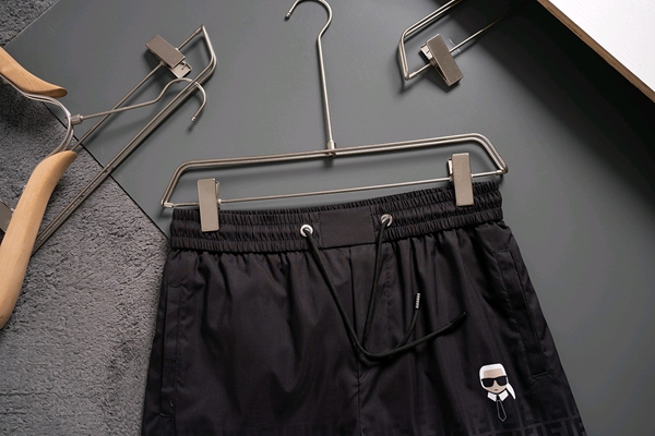 ブランドハーフパンツ側面デザイン